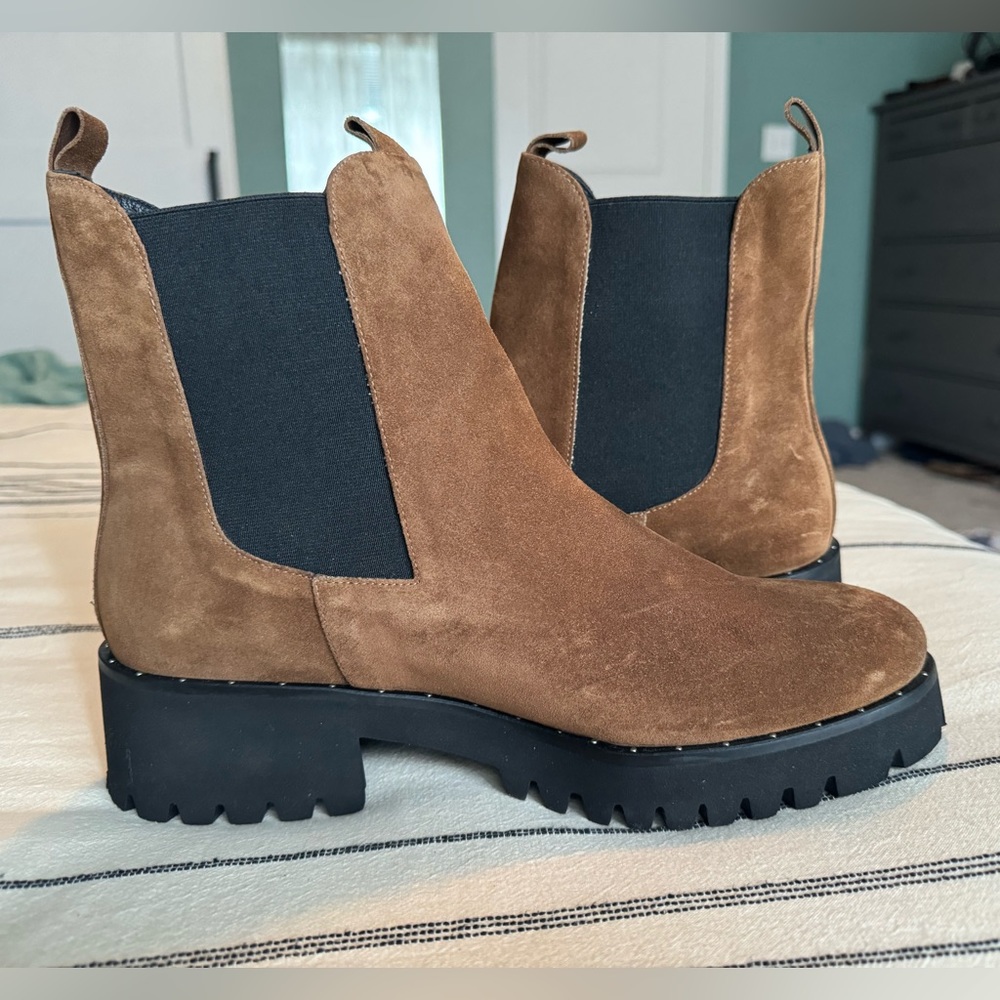 Freda Salvador Brooke Rain Resistant Boot in Brown Suede, size 9.5